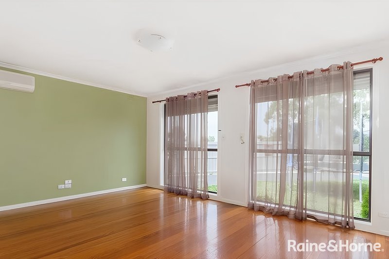 Photo - 1/4 Kerry Court, St Albans VIC 3021 - Image 4