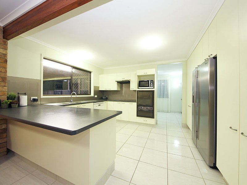 Photo - 14 Kestrel Court, Morayfield QLD 4506 - Image 4