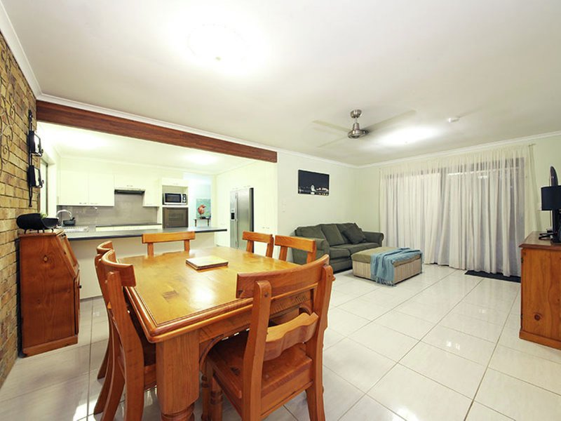 Photo - 14 Kestrel Court, Morayfield QLD 4506 - Image 8