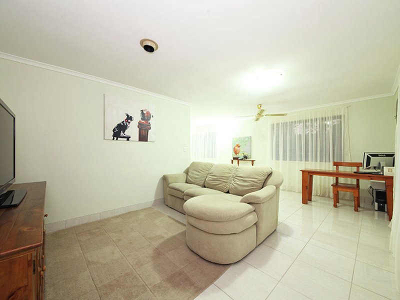 Photo - 14 Kestrel Court, Morayfield QLD 4506 - Image 9