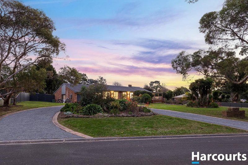 Photo - 14 Kilgerron Court, Narre Warren South VIC 3805 - Image 2