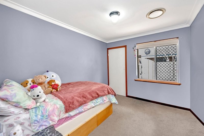 Photo - 14 Kingsbridge Road, Warnbro WA 6169 - Image 13