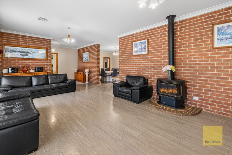 Photo - 14 Kingston Boulevard, Hoppers Crossing VIC 3029 - Image 6