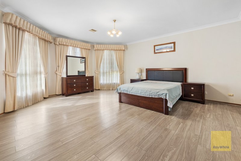 Photo - 14 Kingston Boulevard, Hoppers Crossing VIC 3029 - Image 9