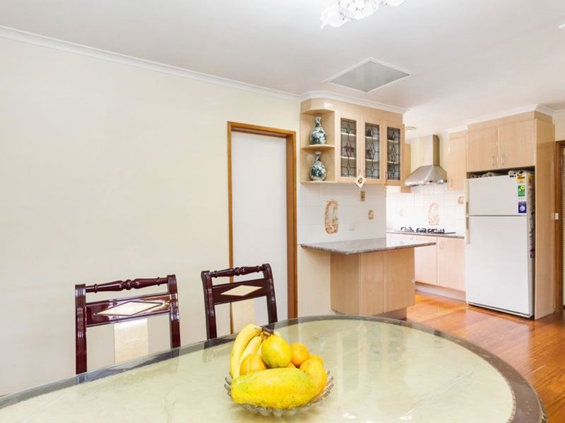 Photo - 14 Kinlora Court, Springvale South VIC 3172 - Image 4