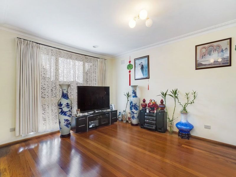 Photo - 14 Kinlora Court, Springvale South VIC 3172 - Image 5