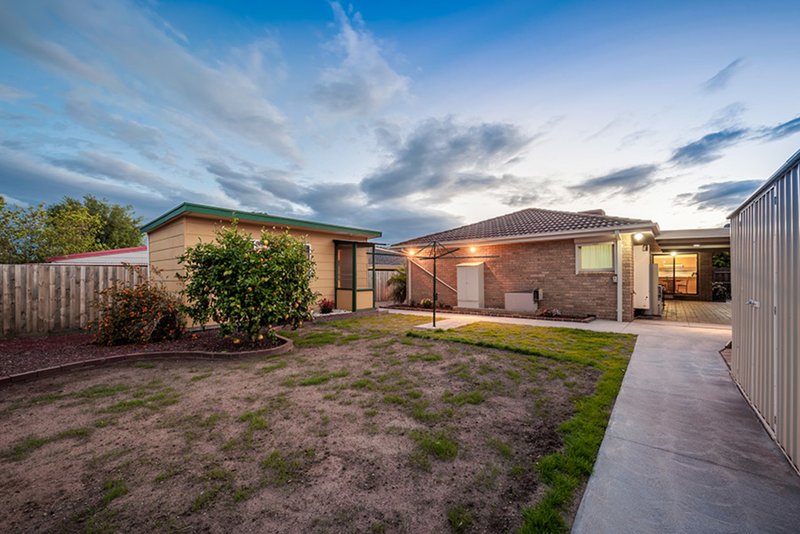 Photo - 14 Kirkbride Way, Craigieburn VIC 3064 - Image 15