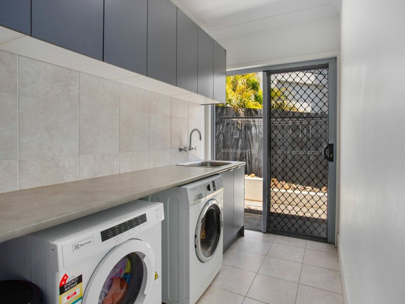 Photo - 14 Kookaburra Place, Brookwater QLD 4300 - Image 11