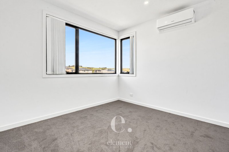 Photo - 14 Koop Close, Highton VIC 3216 - Image 5