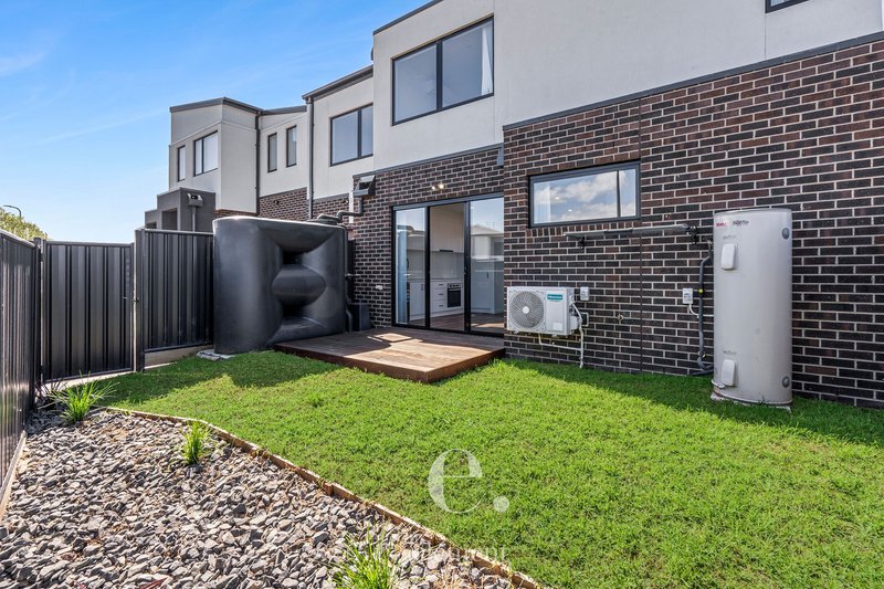 Photo - 14 Koop Close, Highton VIC 3216 - Image 10