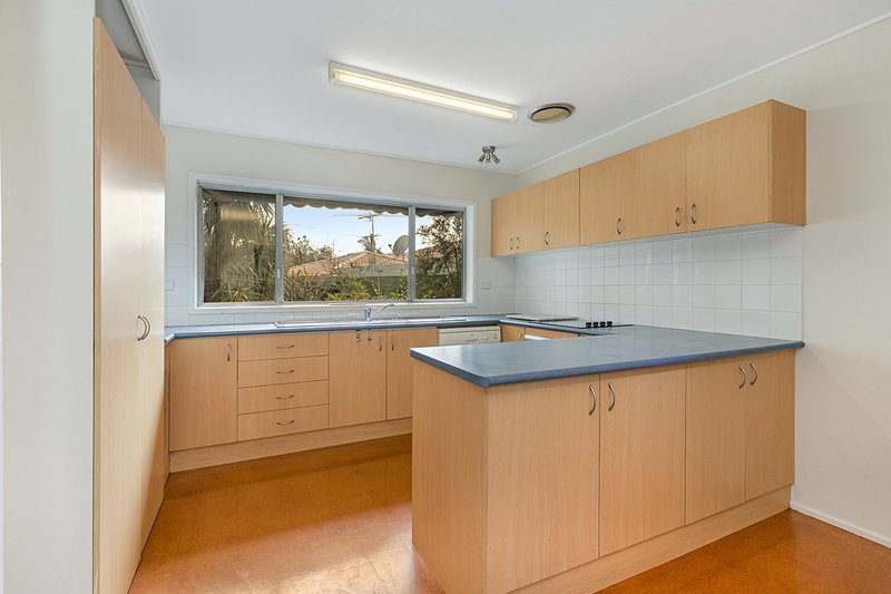 Photo - 14 Kowhai Street, Kenmore QLD 4069 - Image 2