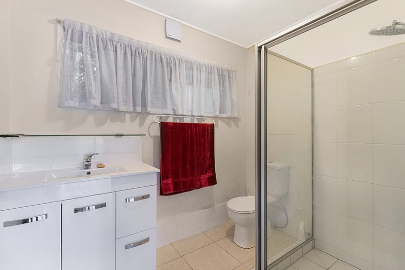 Photo - 14 Kowhai Street, Kenmore QLD 4069 - Image 6