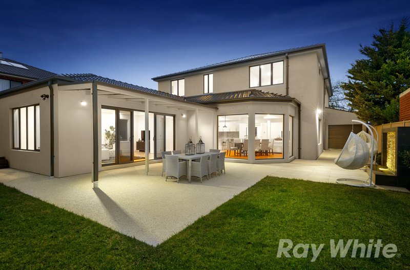 Photo - 14 Kuebler Street, Glen Waverley VIC 3150 - Image 15