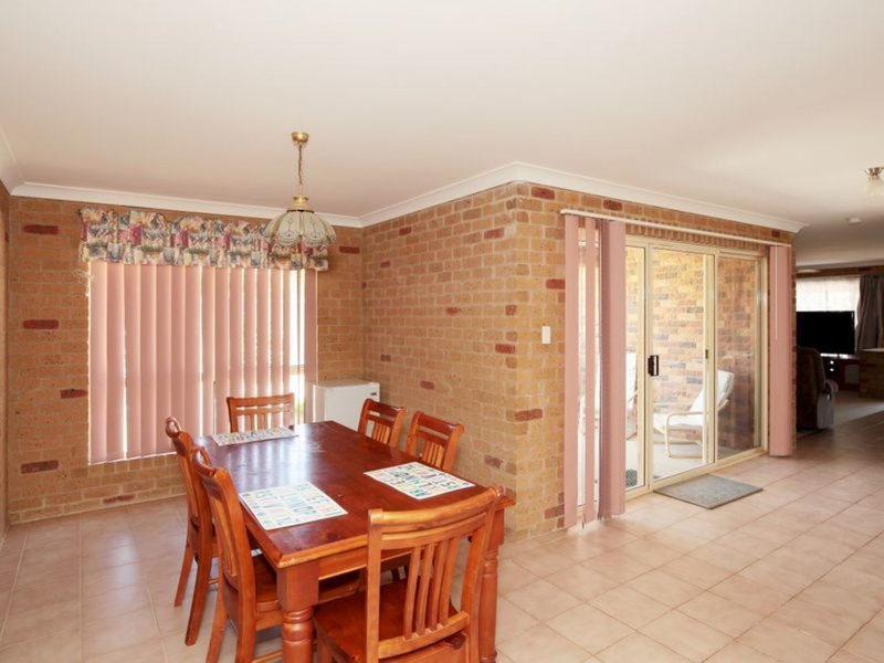 Photo - 14 Kurrajong Avenue, Forest Hill NSW 2651 - Image 4