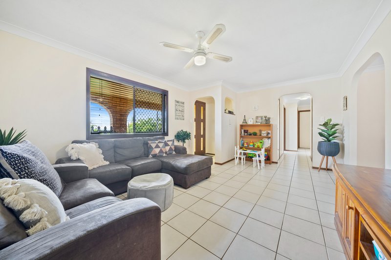 Photo - 14 Kuskopf Court, Mount Warren Park QLD 4207 - Image 5