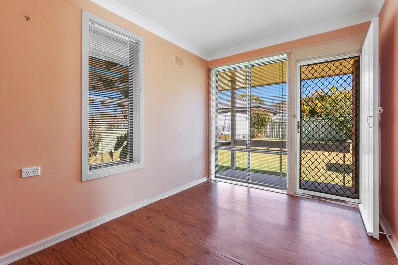 Photo - 14 Kyeema Avenue, Koonawarra NSW 2530 - Image 7