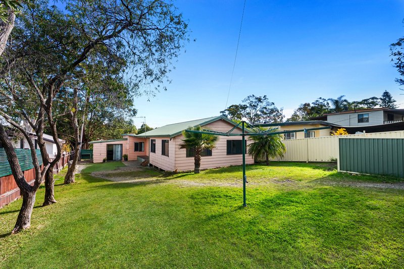 Photo - 14 Laelana Avenue, Budgewoi NSW 2262 - Image 10