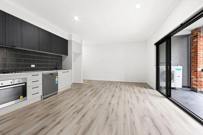 Photo - 14 Laidlaw Avenue, Broadmeadows VIC 3047 - Image 4