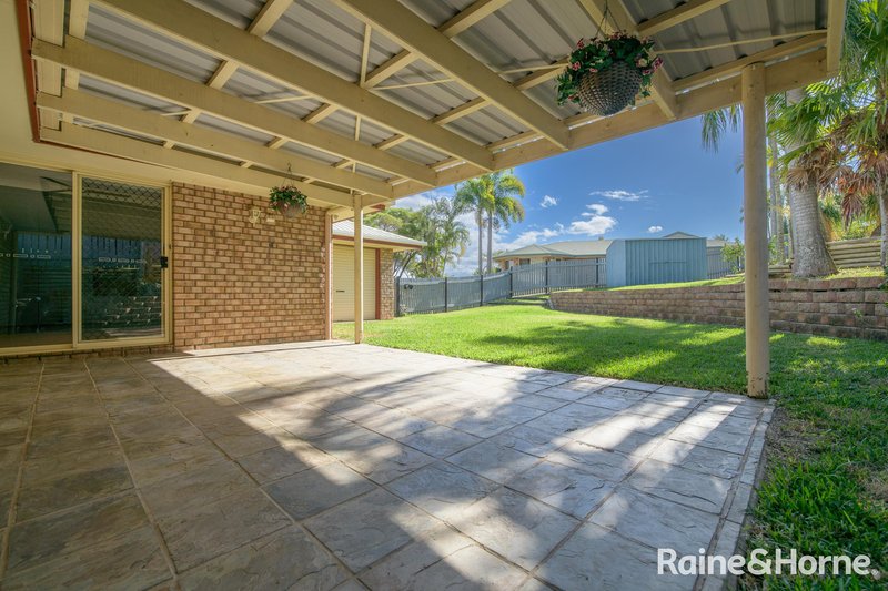 Photo - 14 Lakeside Place, Clinton QLD 4680 - Image 22