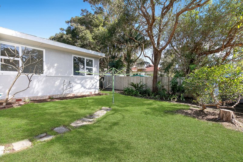 Photo - 14 Lalchere Street, Curl Curl NSW 2096 - Image 7