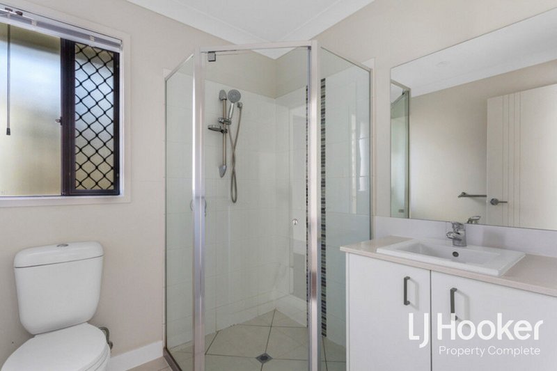 Photo - 14 Lambent Street, Yarrabilba QLD 4207 - Image 6