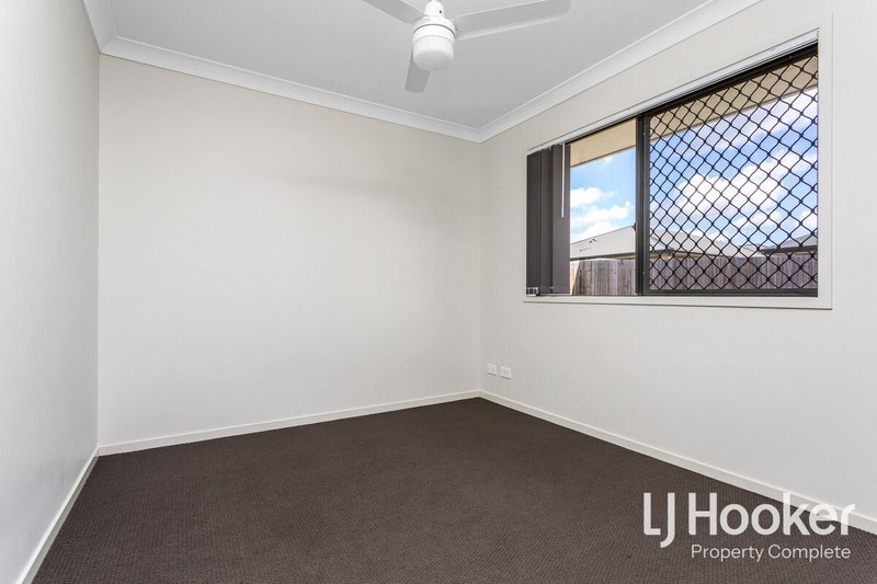 Photo - 14 Lambent Street, Yarrabilba QLD 4207 - Image 8