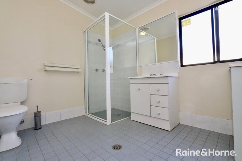 Photo - 14 Lambert Street, Bathurst NSW 2795 - Image 3