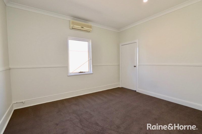 Photo - 14 Lambert Street, Bathurst NSW 2795 - Image 5