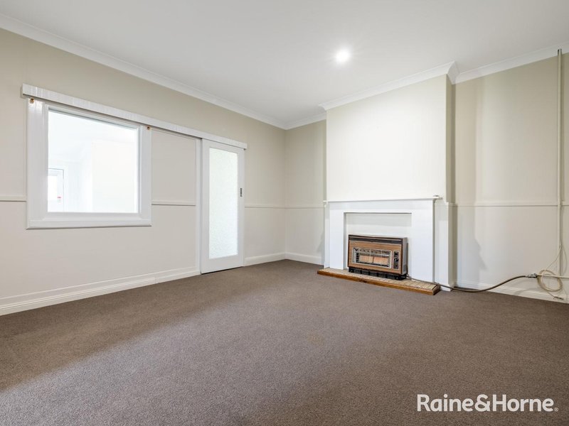 Photo - 14 Lambert Street, Bathurst NSW 2795 - Image 10