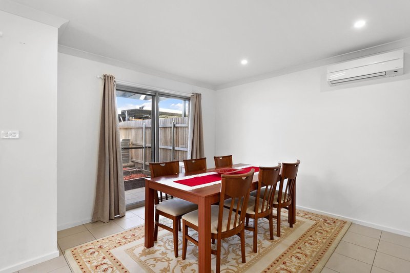 Photo - 14 Lambrick Lane, Casey ACT 2913 - Image 7