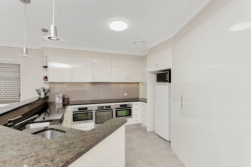 Photo - 14 Lanai Drive, Burleigh Waters QLD 4220 - Image 6