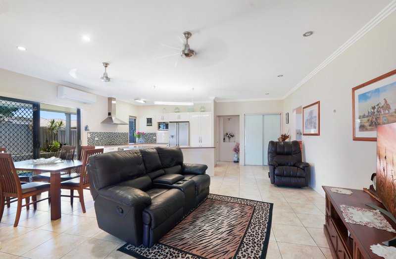 Photo - 14 Lancelot Crescent, Ormeau QLD 4208 - Image 4