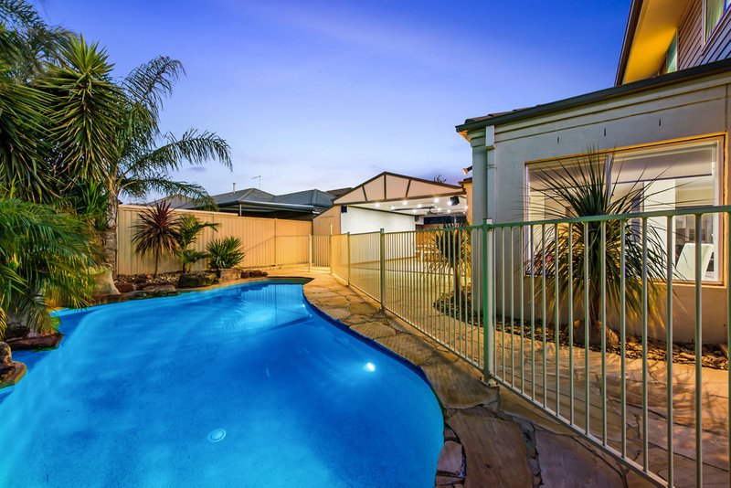 Photo - 14 Landcox Way, Caroline Springs VIC 3023 - Image 2