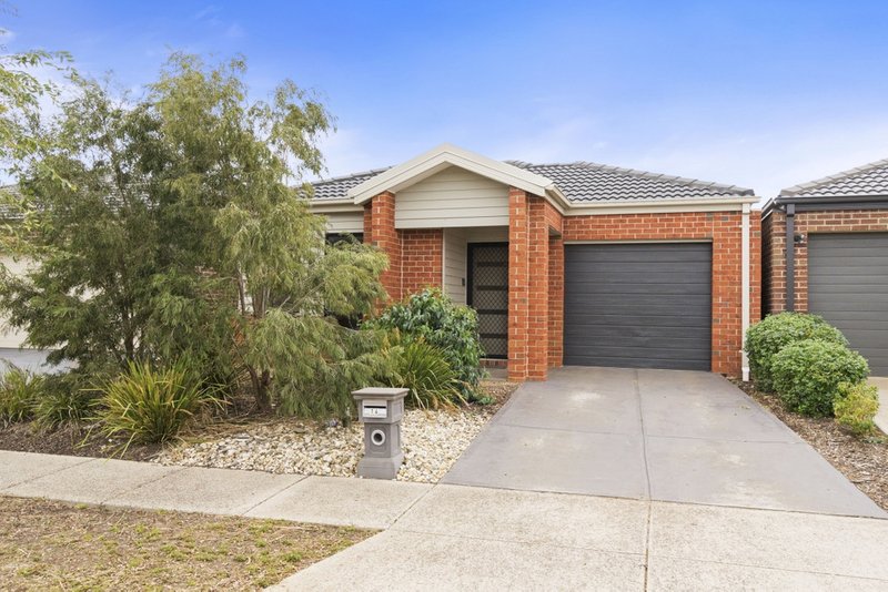 14 Landmark Crescent, Manor Lakes VIC 3024