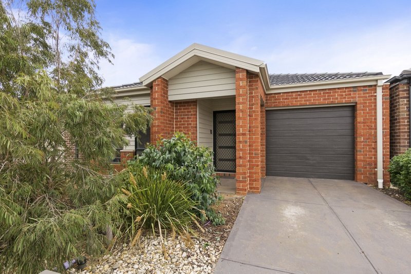 Photo - 14 Landmark Crescent, Manor Lakes VIC 3024 - Image 9