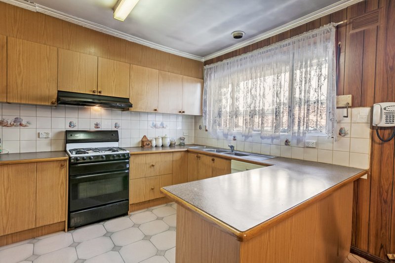 Photo - 14 Lane Crescent, Reservoir VIC 3073 - Image 6