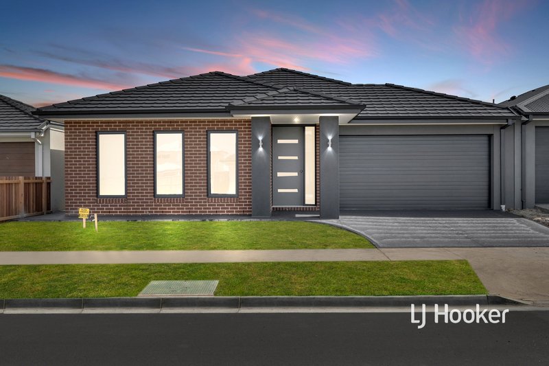 14 Langwarrin Crescent, Clyde North VIC 3978