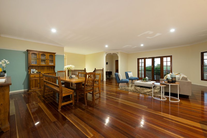 Photo - 14 Larwood Place, Ferny Hills QLD 4055 - Image 9