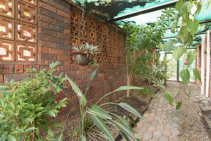 Photo - 14 Laver Street, West Gladstone QLD 4680 - Image 22