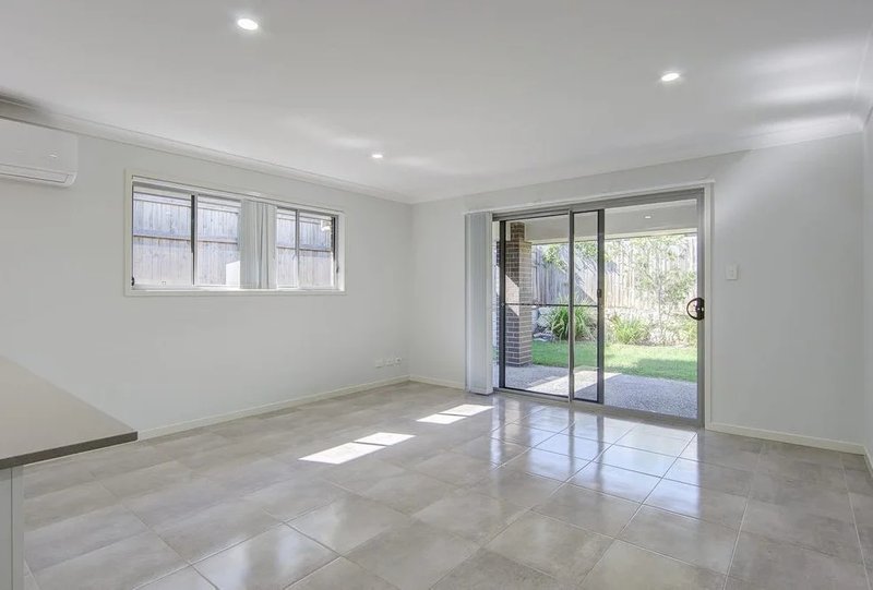 Photo - 14 Leabrook Place, Pimpama QLD 4209 - Image 3