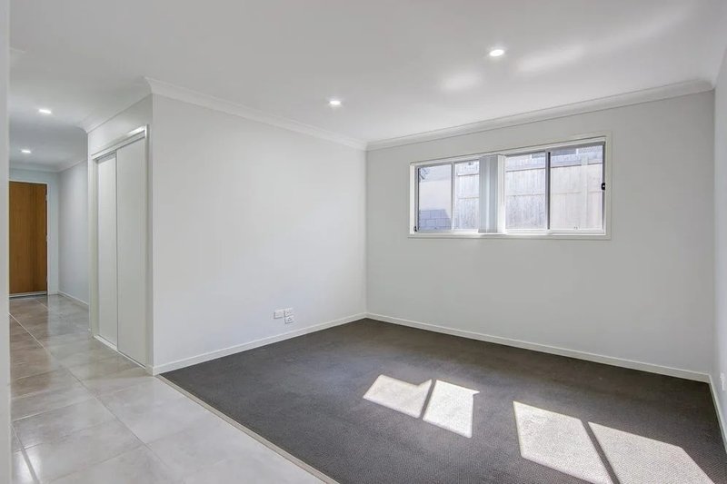 Photo - 14 Leabrook Place, Pimpama QLD 4209 - Image 4