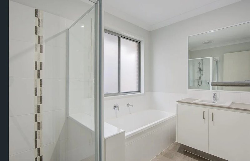 Photo - 14 Leabrook Place, Pimpama QLD 4209 - Image 9