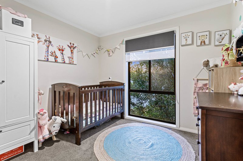 Photo - 14 Lexton Drive, Langwarrin VIC 3910 - Image 13