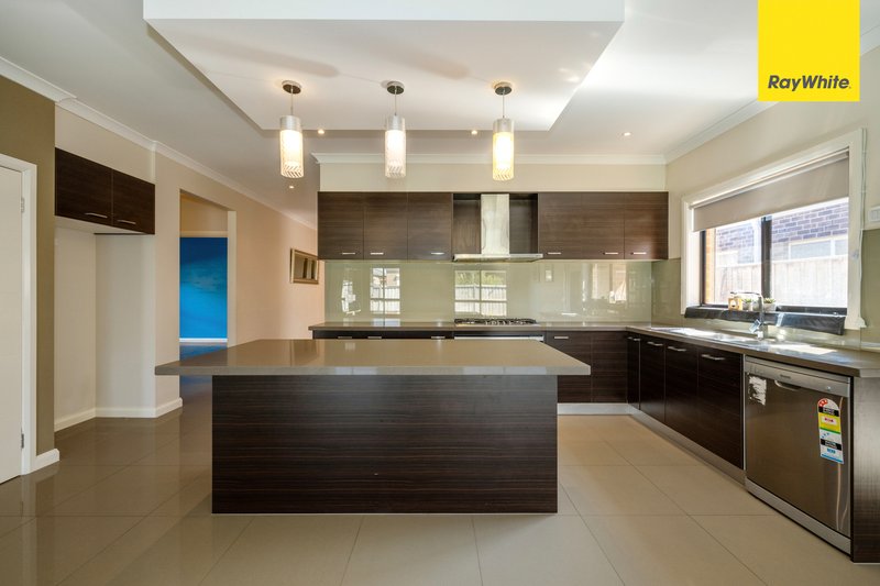 Photo - 14 Leyana Crescent, Brookfield VIC 3338 - Image 6
