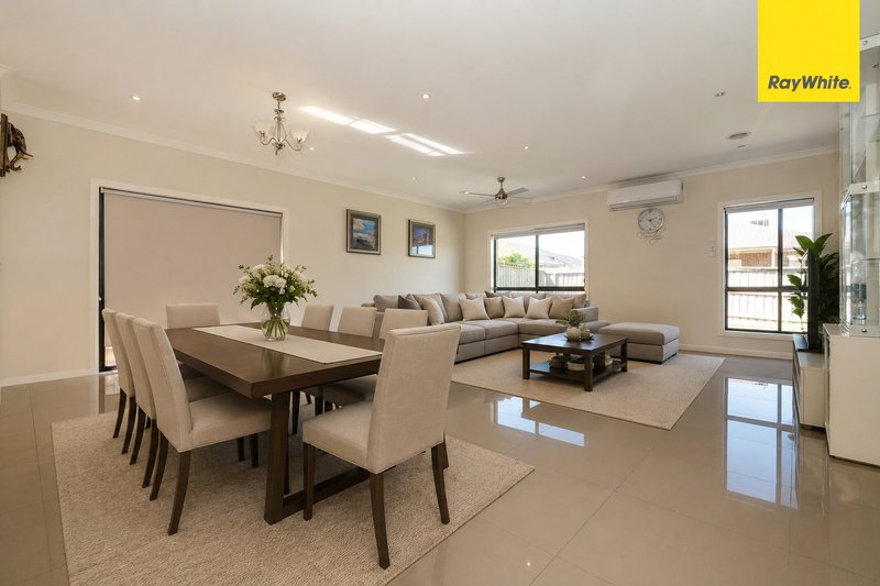 Photo - 14 Leyana Crescent, Brookfield VIC 3338 - Image 8