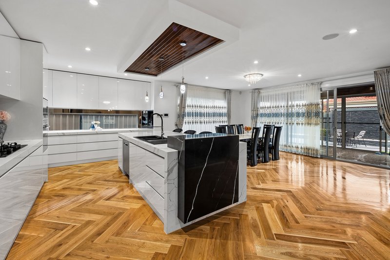 Photo - 14 Liewah Circuit, Craigieburn VIC 3064 - Image 9