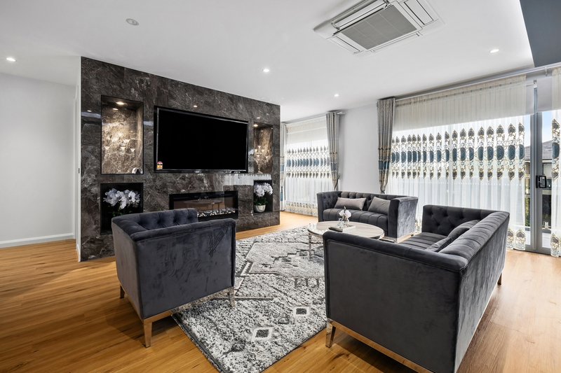 Photo - 14 Liewah Circuit, Craigieburn VIC 3064 - Image 13