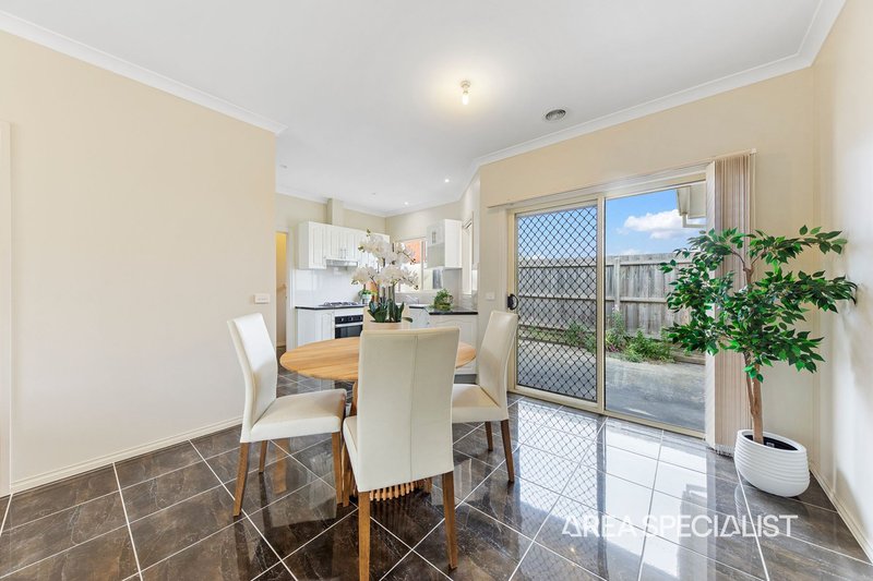 Photo - 1/4 Lima Place, Pakenham VIC 3810 - Image 8