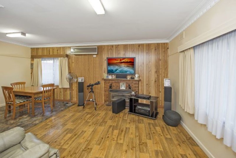 Photo - 14 Lindenow Street, Reservoir VIC 3073 - Image 3