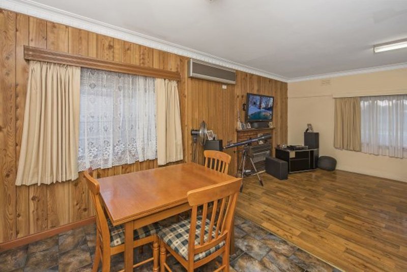 Photo - 14 Lindenow Street, Reservoir VIC 3073 - Image 4